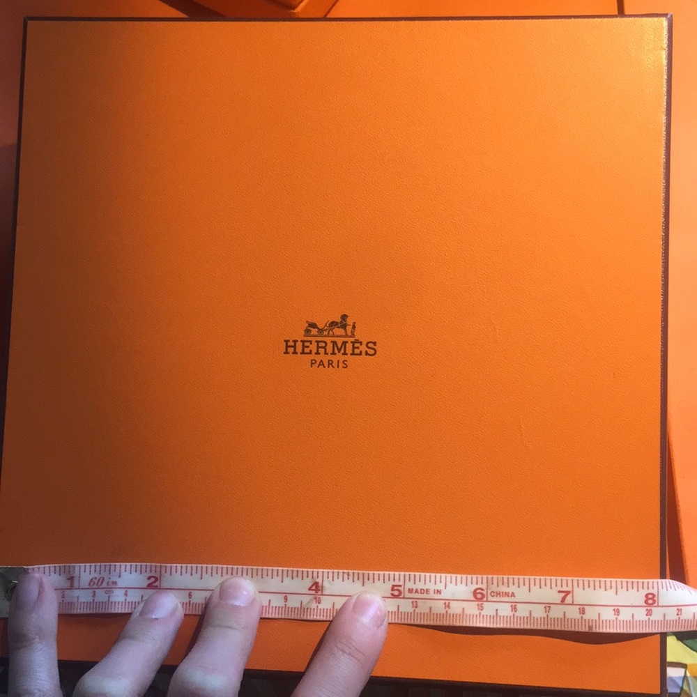 HERMES boxes, ribbons, receipt holder, & gift bag - Picture 2 of 13